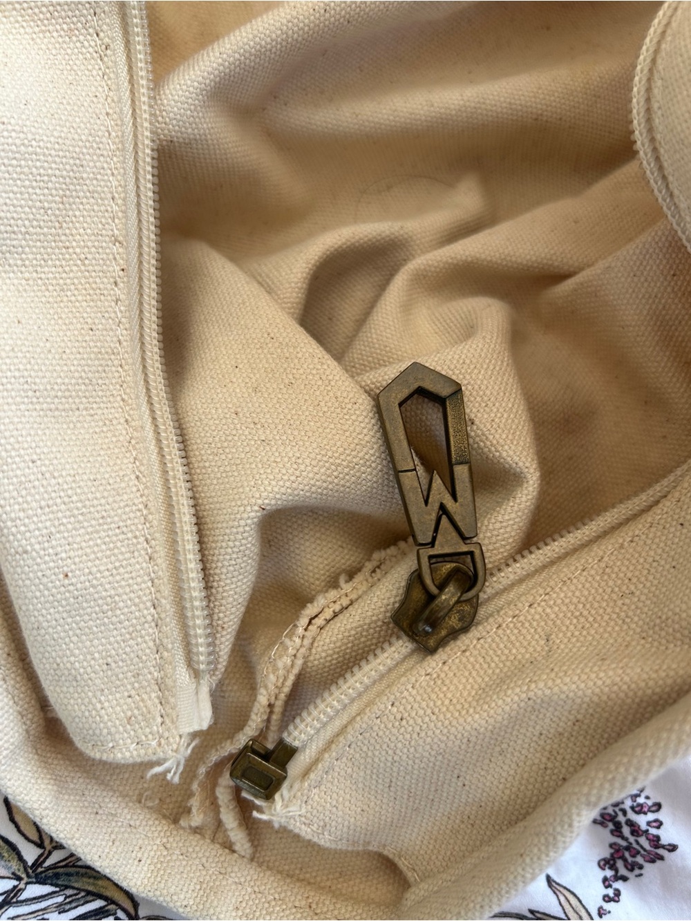 Jacobs by Marc Jacobs Cream Canvas Tote Bag - Picture 6 of 6